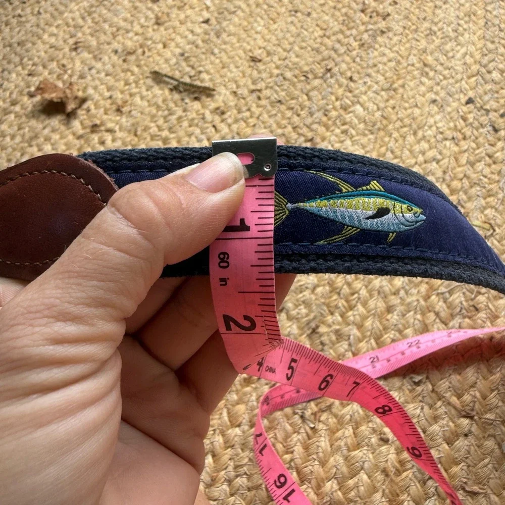 West Marine Mens 38 Yellowfin Tuna Fish Ribbon Belt Navy Blue Leather Brass USA